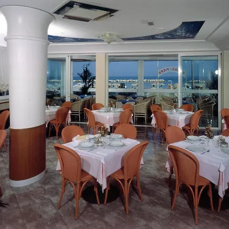 Titanus Hotel 3*